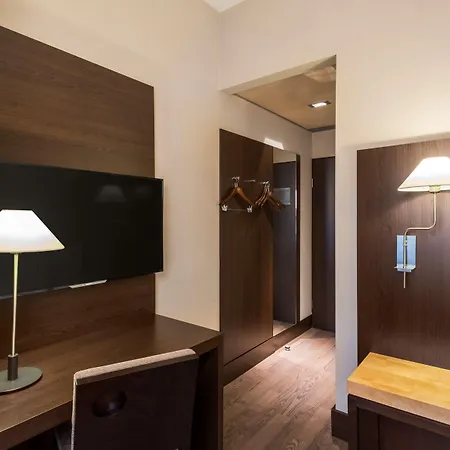 Hotel Nh Koenigsallee 4*