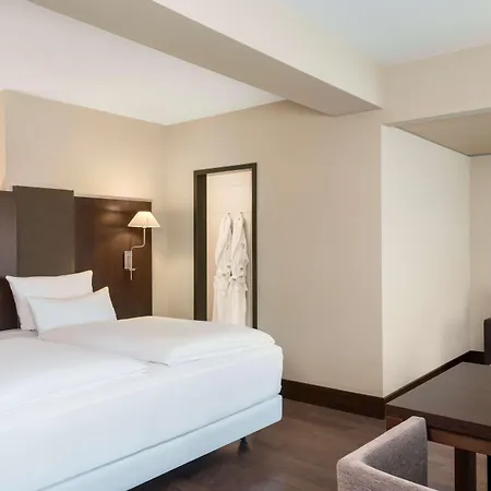 Nh Koenigsallee Hotel 4*