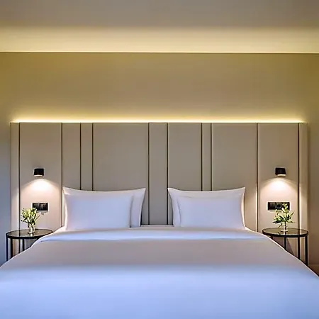 Nh Koenigsallee Hotell 4*